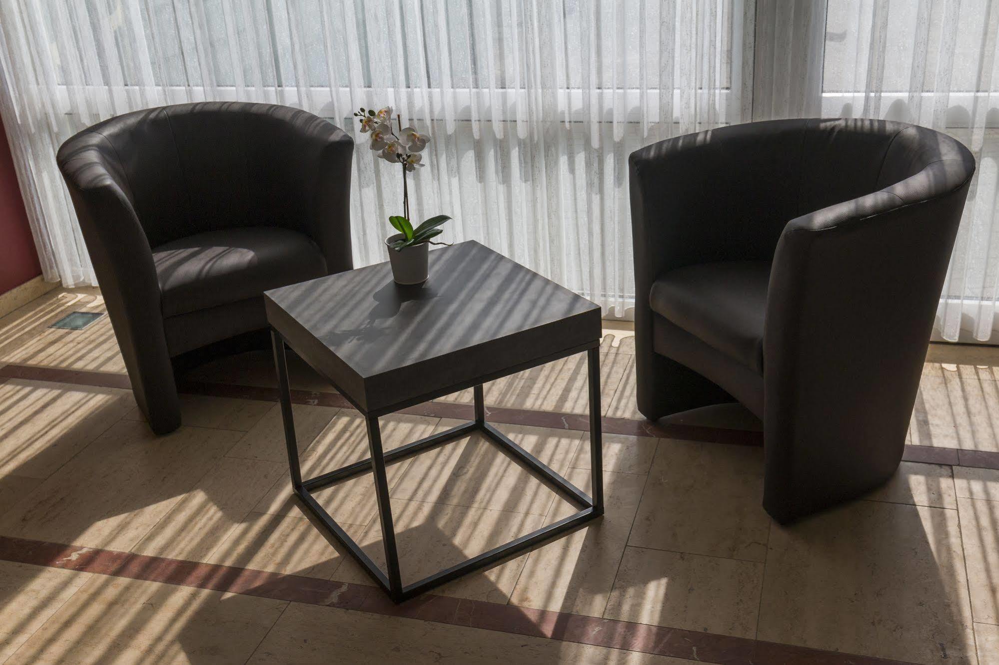 Park Hotel Kelmis ภายนอก รูปภาพ
